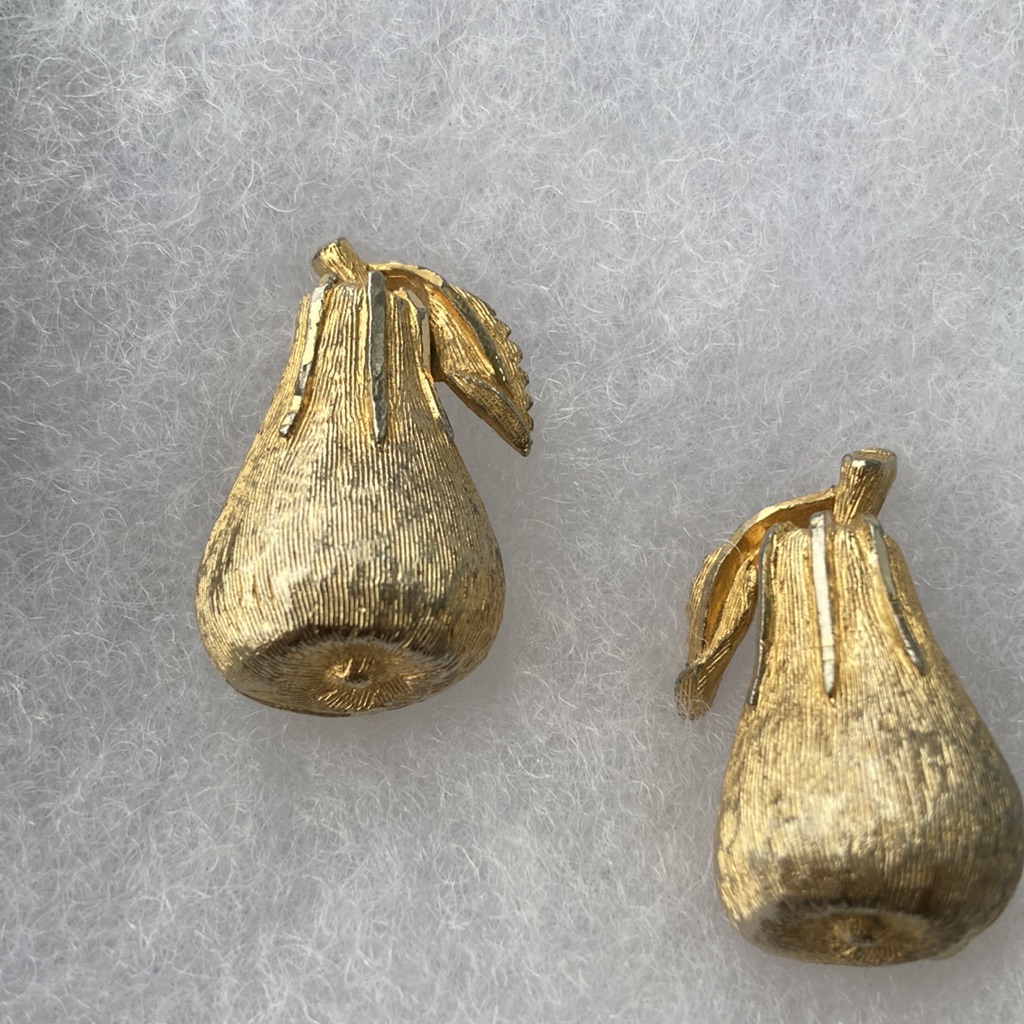 Vintage Bsk Brushed/Polished Pear Lever Back Gold Tone Earrings.